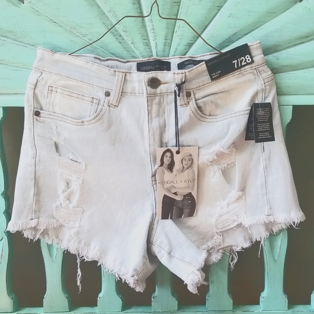 NWT Kendell + kylie jean shorts size 7